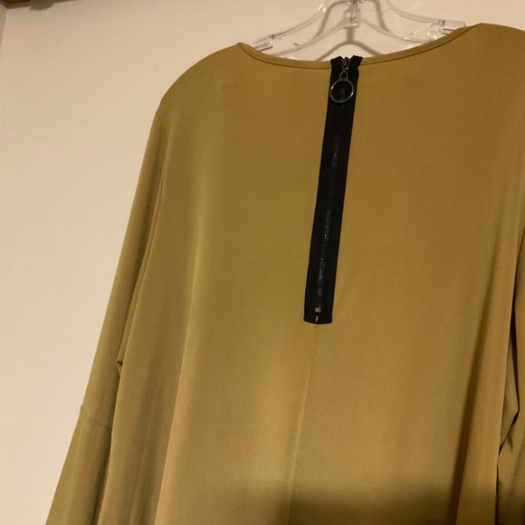 Beautiful chartreuse tunic in size XL by IC Connie - Picture 4 of 6